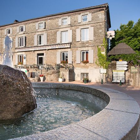 Hotel Restaurant Le Sully Saint-Saud-Lacoussiere Екстер'єр фото